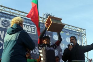 History was made in Nazaré! The 1st big wave competition at Praia do Norte
