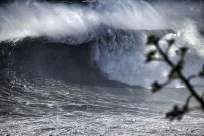Big swell reaches Nazare