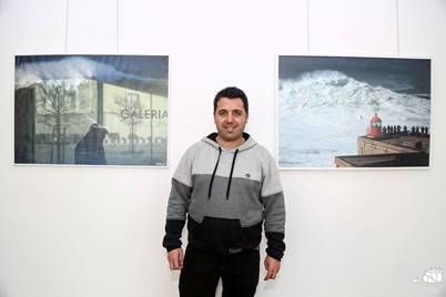 Nazare waves in photographic exhibition by André Botelho