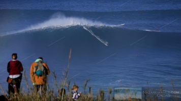 About the 1st giant swell "Big Monday" - October 24