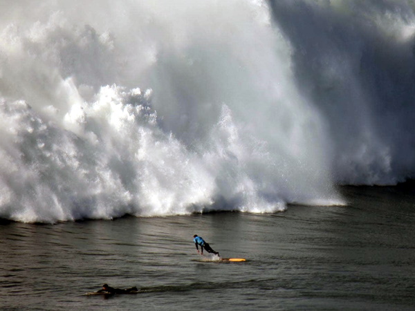 Second big swell of the 2022/23 season - NEWS - Nazaré Big Waves Surf -  Portugal