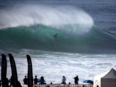 Aritz Araburu wins the Allianz Perfect Chapter in Nazaré